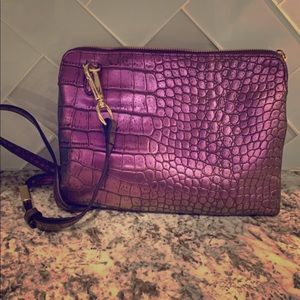 G.I.L.I Small Crossbody